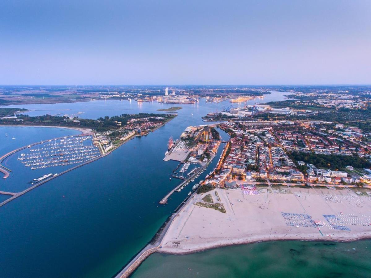 Ferienwohnung Doppelzimmer Theke, direkt am Alten Strom Rostock Exterior foto